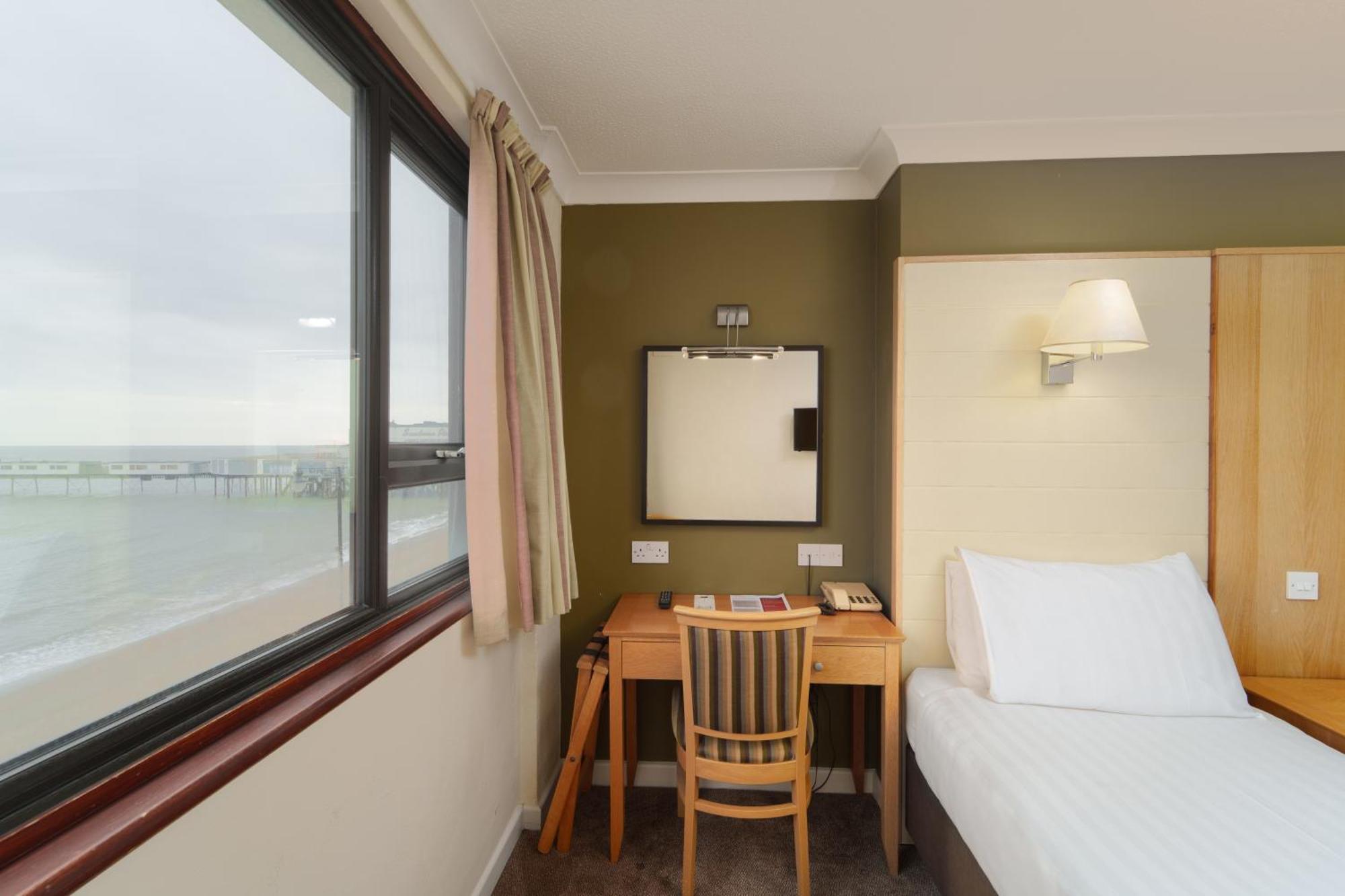 Trouville Hotel By Compass Hospitality Sandown Eksteriør bilde